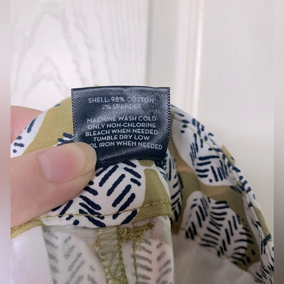 Ann Taylor | Signature Patterned Cotton Spandex Blend Shorts - 4 - Picture 4 of 4